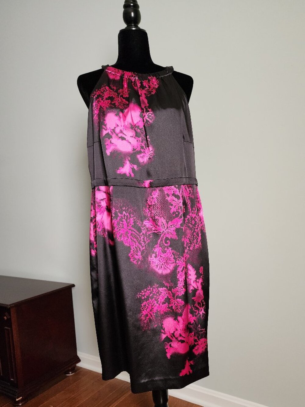 Tahari Pink and Black Dress. Size 16
